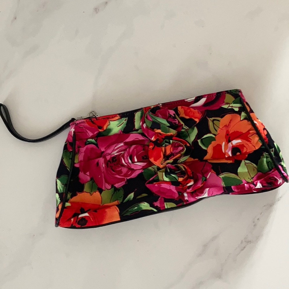 Floral textile clutch
